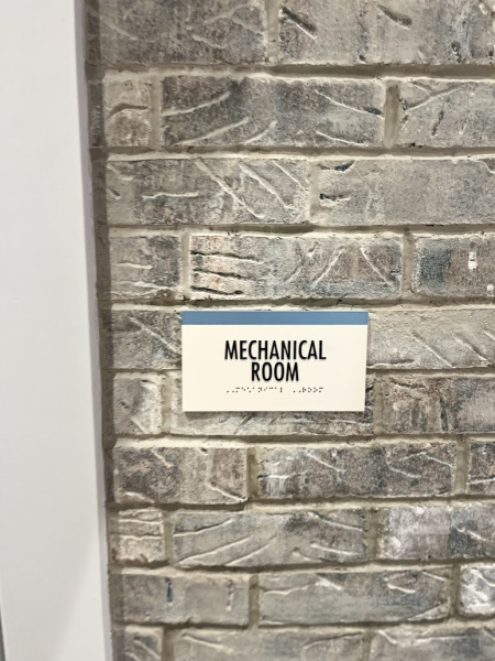 Interior ADA Common Room Sign