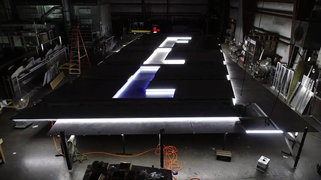 We conducted illumination testing on a 2,800-square-foot sign that BSM fabricated in-house.
#construction #signs #signage #airport #generalcontractor